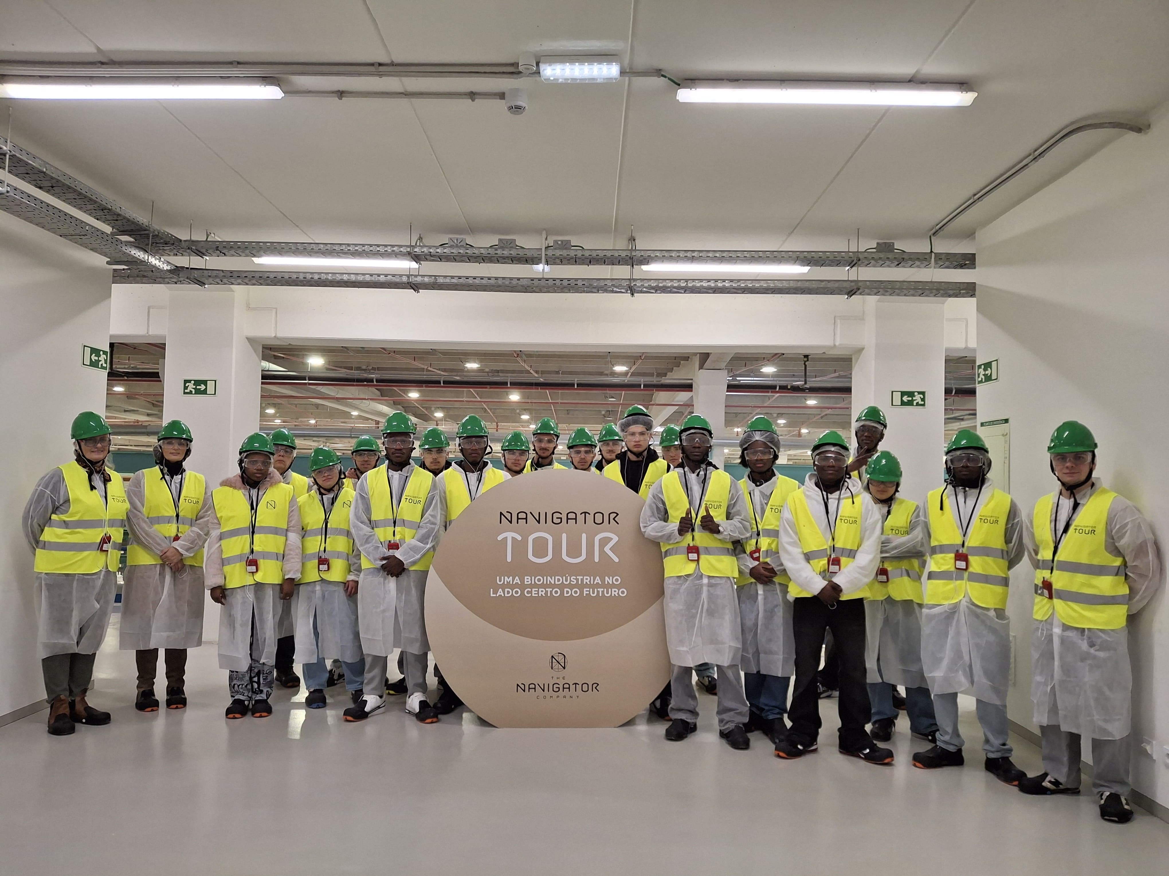 Alunos da EPAMAC conhecem o setor florestal de perto